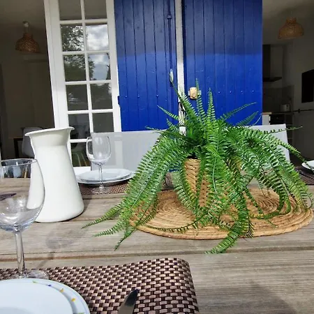 La Iodee - 50 M Du Bord De *